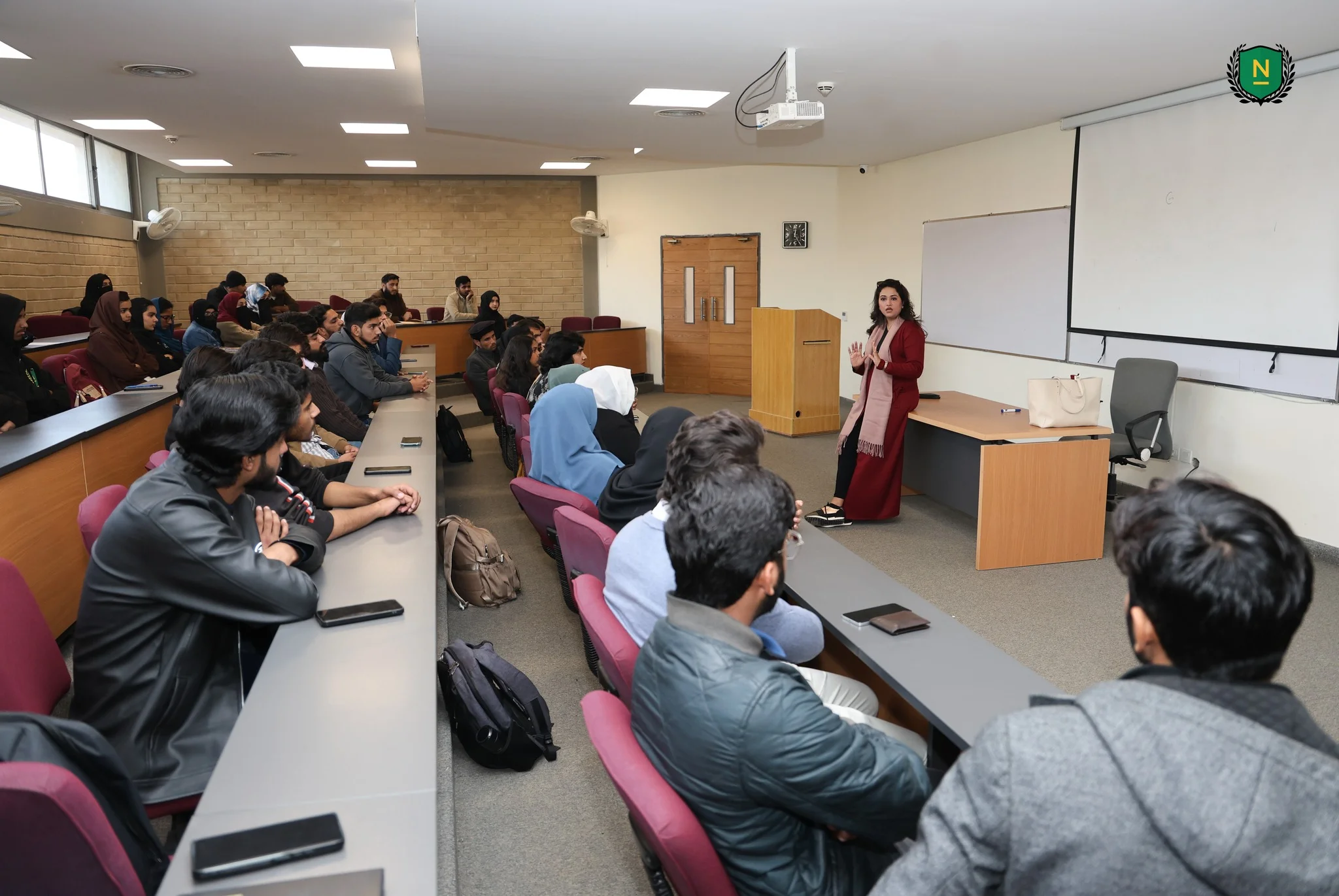 Alumni Talk Series Session Highlights Career Adaptability and Entrepreneurship